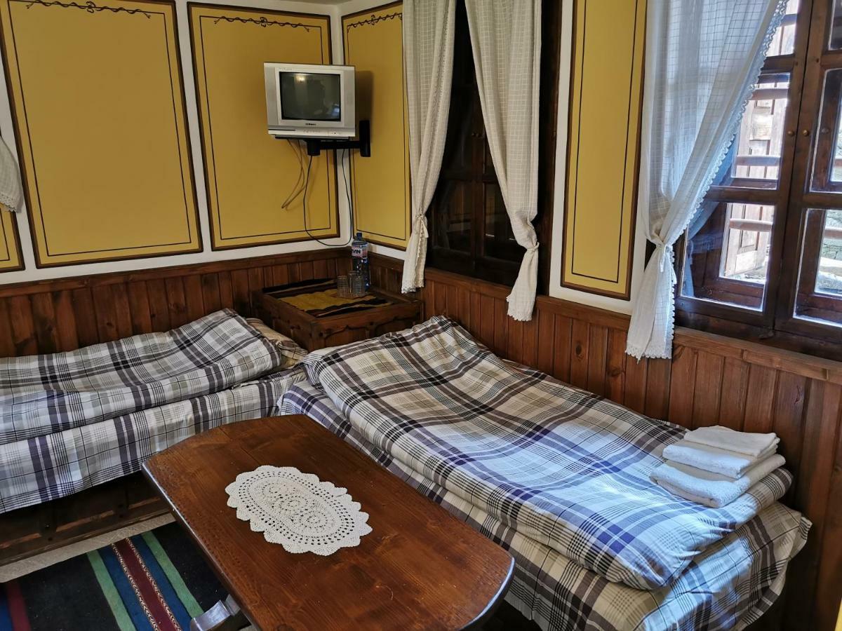 Hadji Neikovi Guest Houses コプリフシティツァ エクステリア 写真