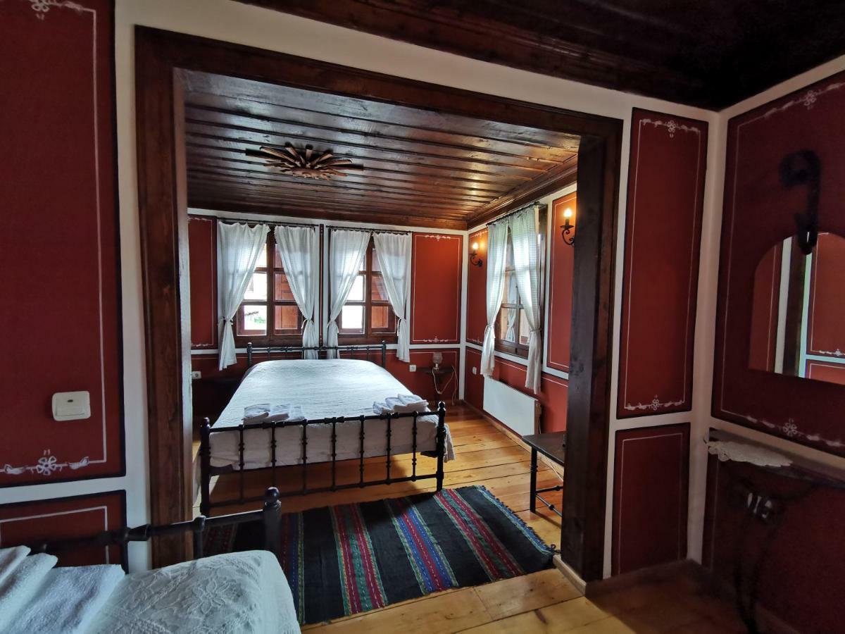 Hadji Neikovi Guest Houses コプリフシティツァ エクステリア 写真